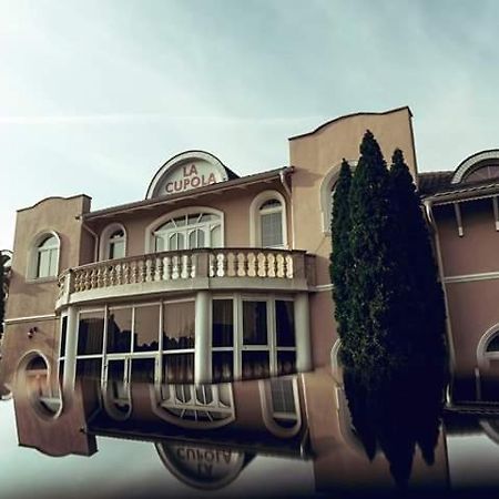 Pension La Cupola Târgu-Mureş Esterno foto