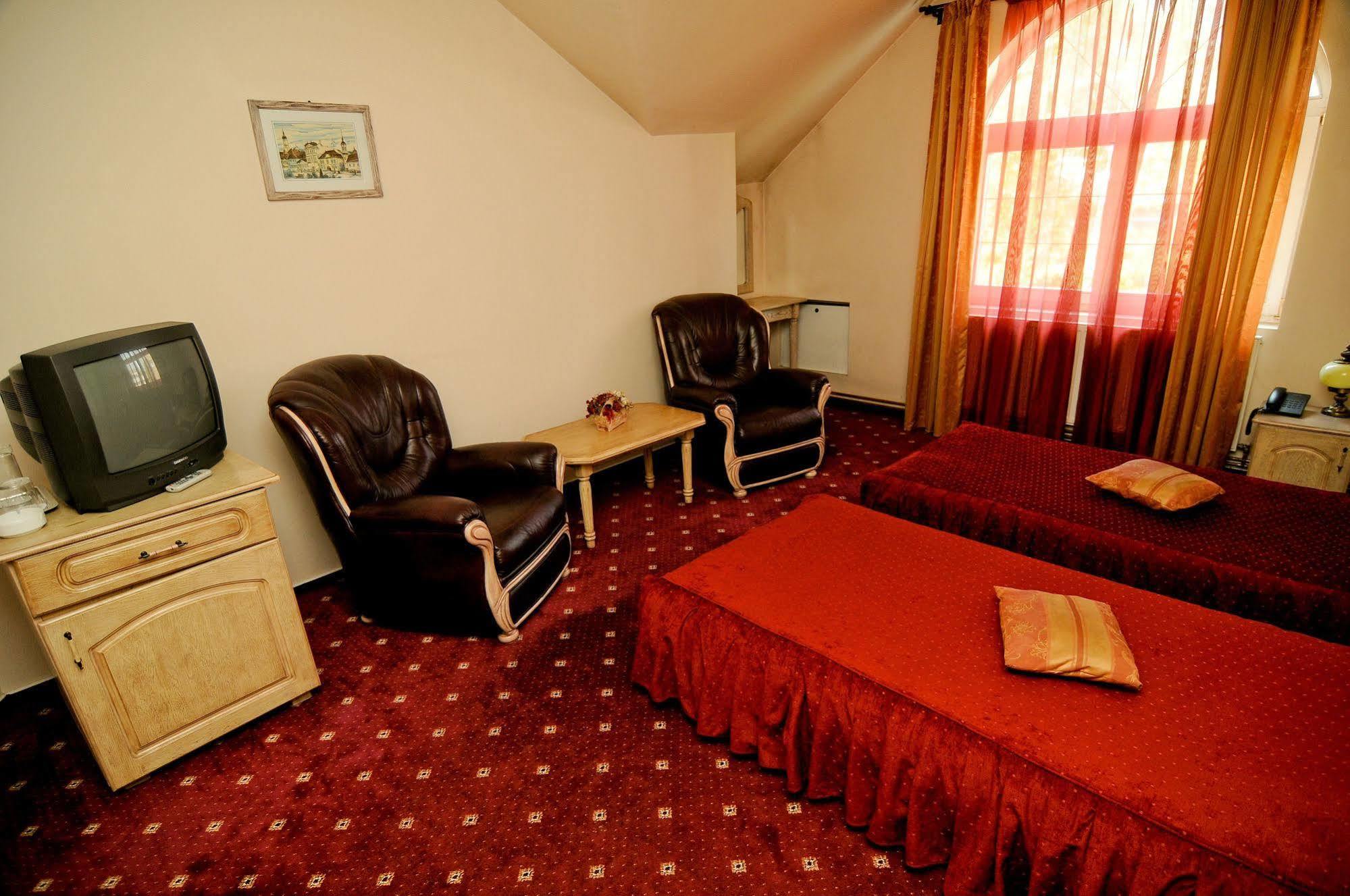 Pension La Cupola Târgu-Mureş Esterno foto