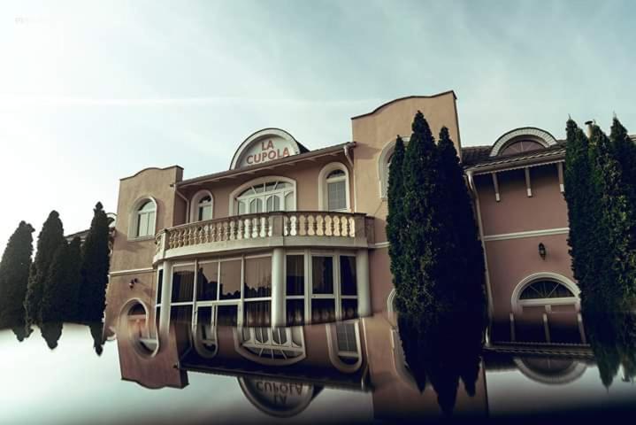 Pension La Cupola Târgu-Mureş Esterno foto