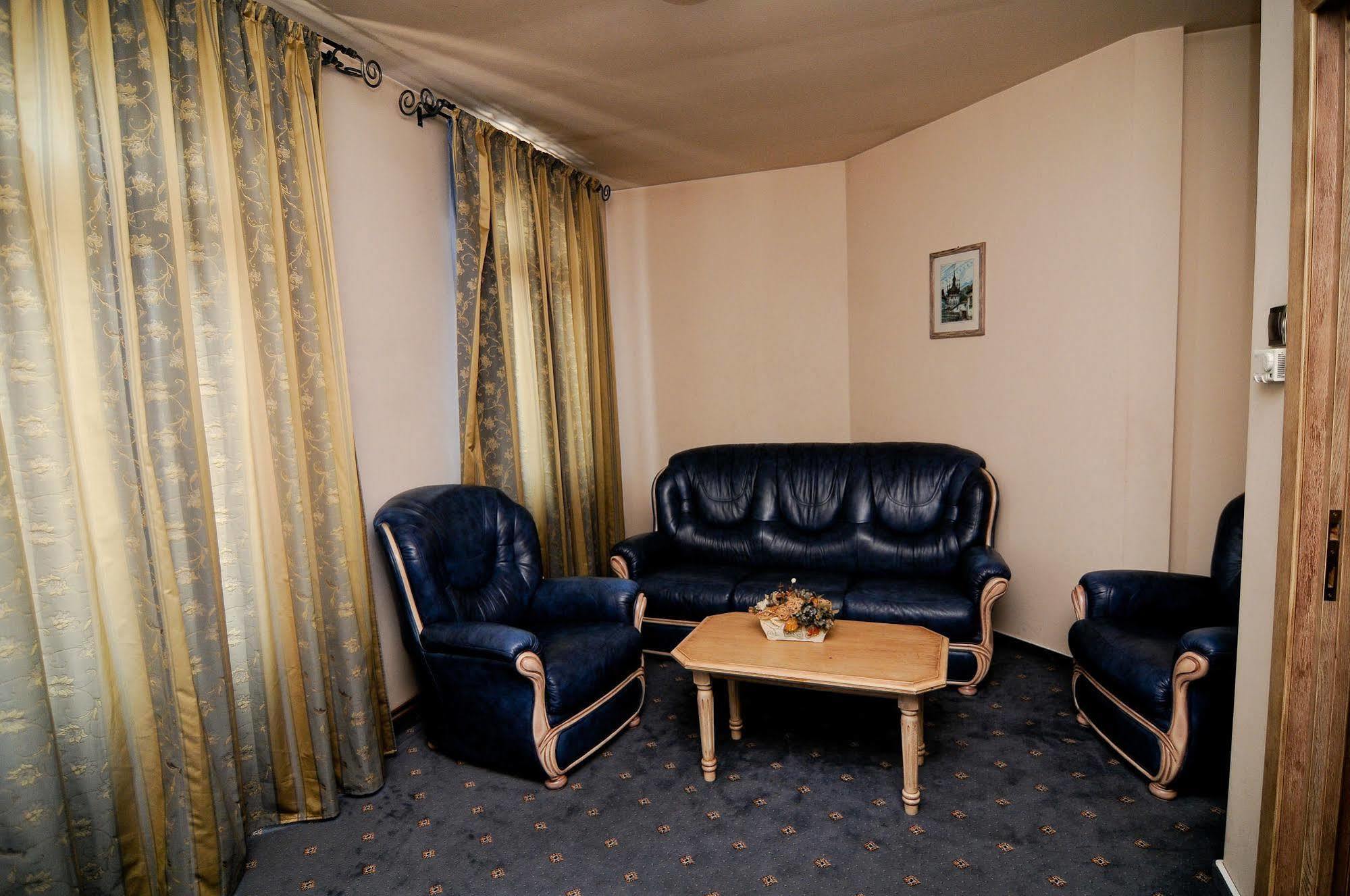 Pension La Cupola Târgu-Mureş Esterno foto